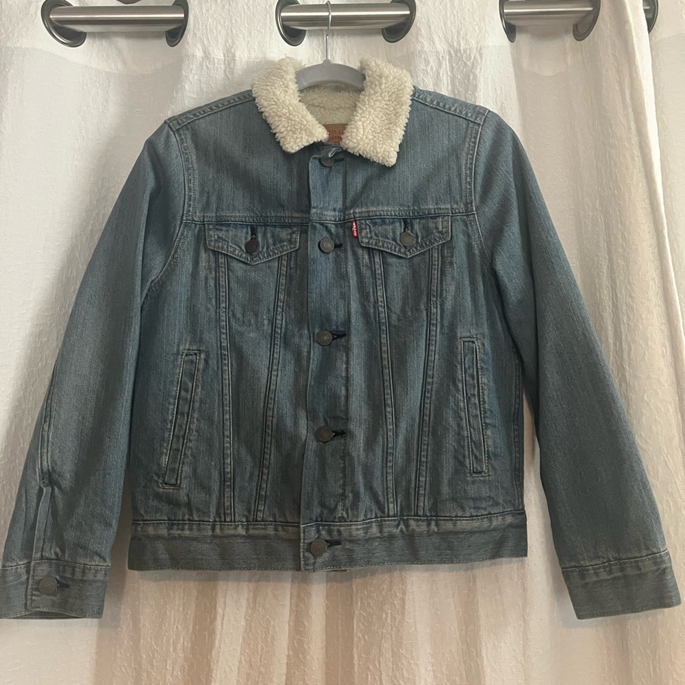 Levi’s Women’s Sherpa Denim Jacket Medium Wash